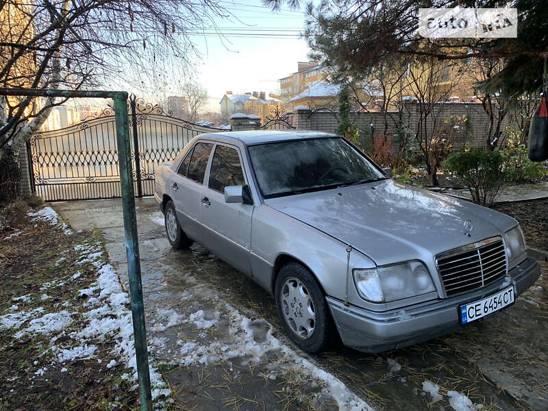 Седан Mercedes-Benz E-Class 1995 в 
