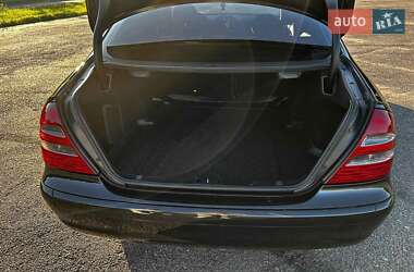 Седан Mercedes-Benz E-Class 2004 в 