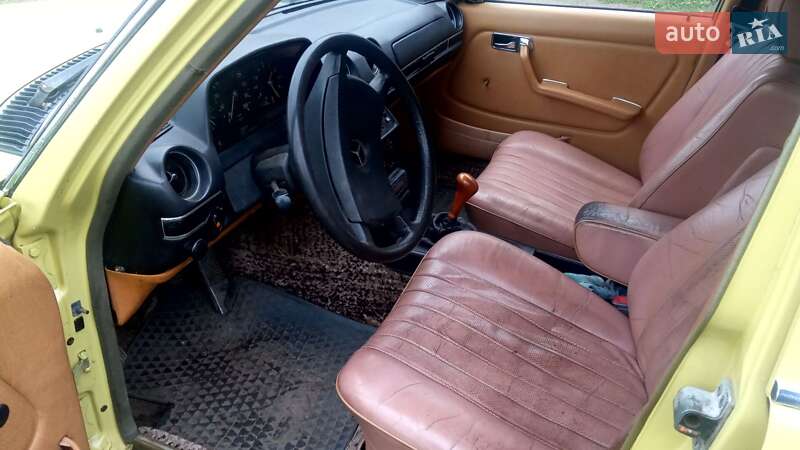 Седан Mercedes-Benz E-Class 1978 в Вільшанці