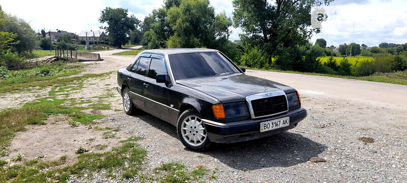 Седан Mercedes-Benz E-Class 1991 в Шумске