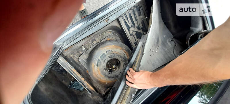 Седан Mercedes-Benz E-Class 1991 в Шумске