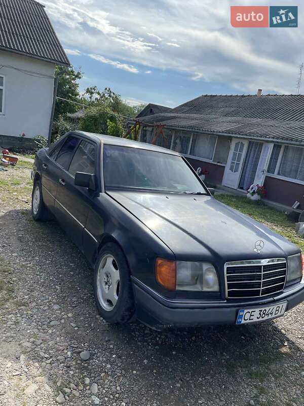 Седан Mercedes-Benz E-Class 1989 в Черновцах