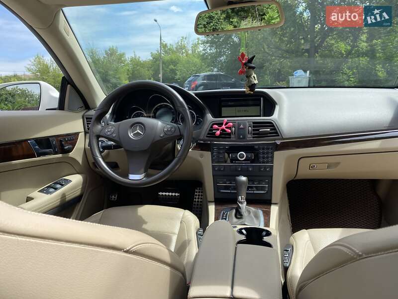 Купе Mercedes-Benz E-Class 2010 в Запорожье