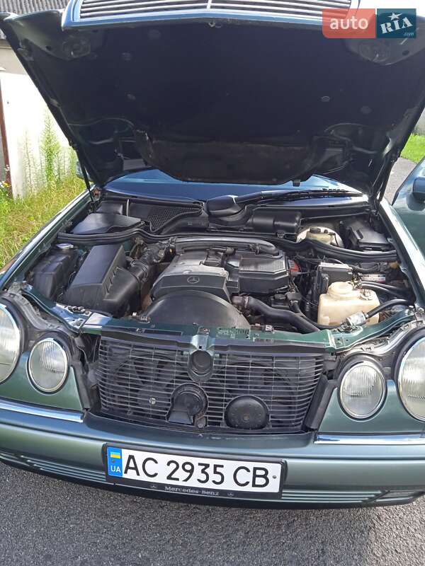 Седан Mercedes-Benz E-Class 1996 в Луцке