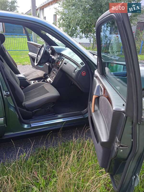 Седан Mercedes-Benz E-Class 1996 в Луцке