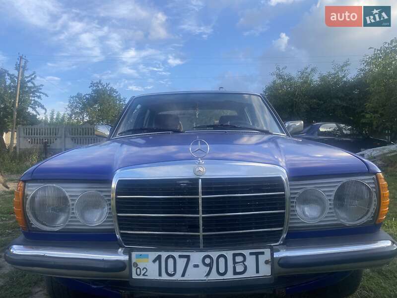 Седан Mercedes-Benz E-Class 1981 в Хмельнике