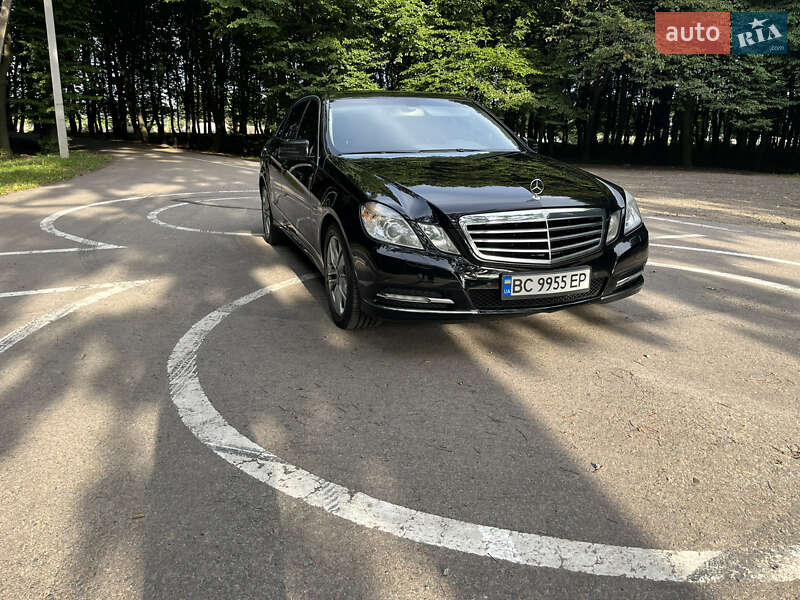 Седан Mercedes-Benz E-Class 2011 в Львові