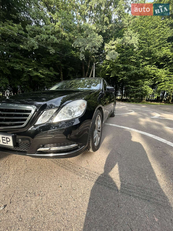 Седан Mercedes-Benz E-Class 2011 в Львові
