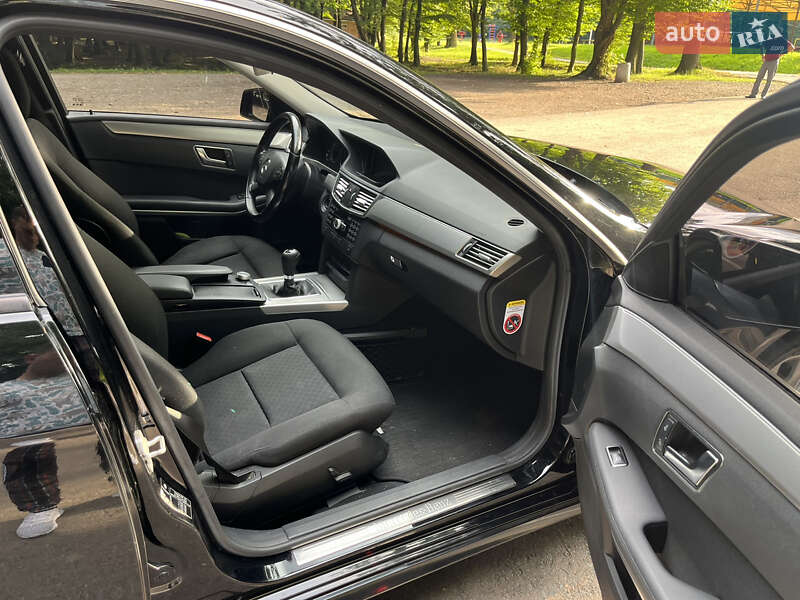 Седан Mercedes-Benz E-Class 2011 в Львові