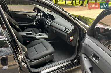 Седан Mercedes-Benz E-Class 2011 в 