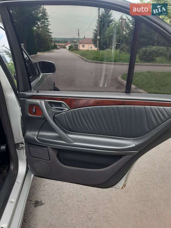 Седан Mercedes-Benz E-Class 2001 в Самборе
