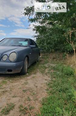 Седан Mercedes-Benz E-Class 1996 в Одессе