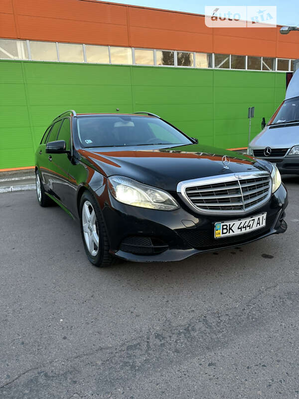 Універсал Mercedes-Benz E-Class 2013 в Рівному