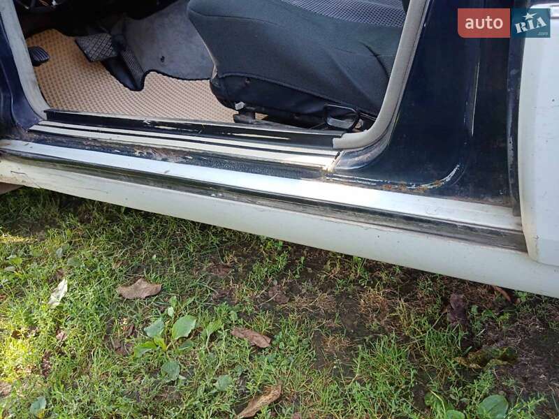 Седан Mercedes-Benz E-Class 1986 в Самборі