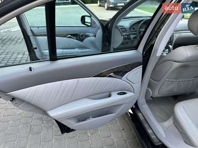 Седан Mercedes-Benz E-Class 2005 в Львове