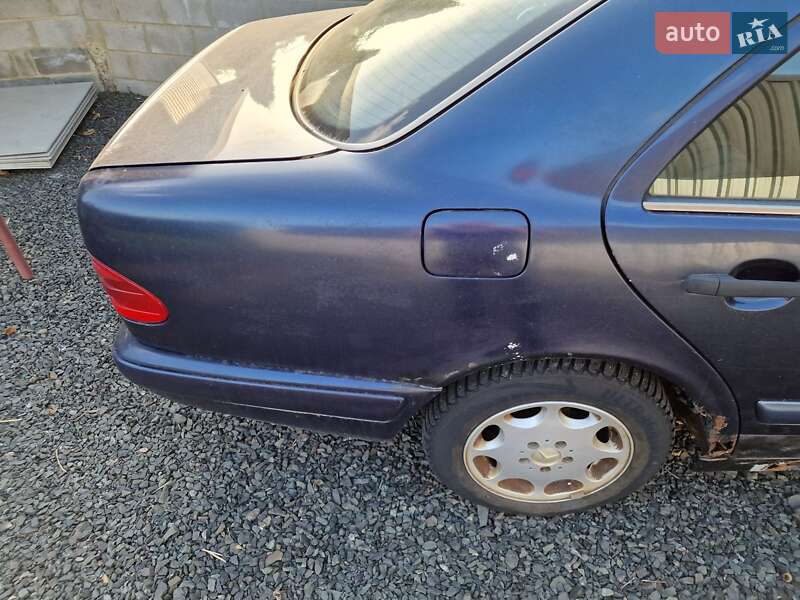 Седан Mercedes-Benz E-Class 1997 в Луцке