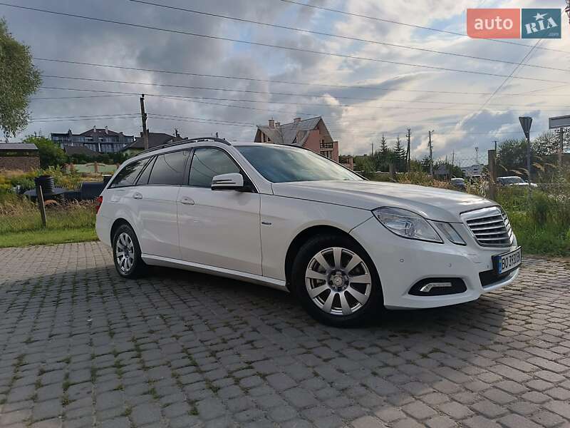 Универсал Mercedes-Benz E-Class 2011 в Львове