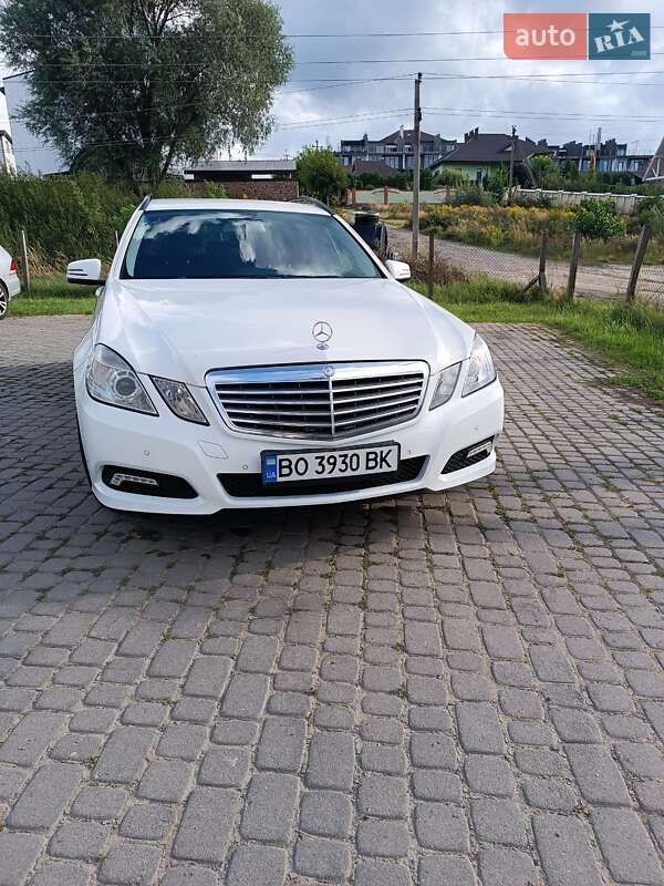 Универсал Mercedes-Benz E-Class 2011 в Львове