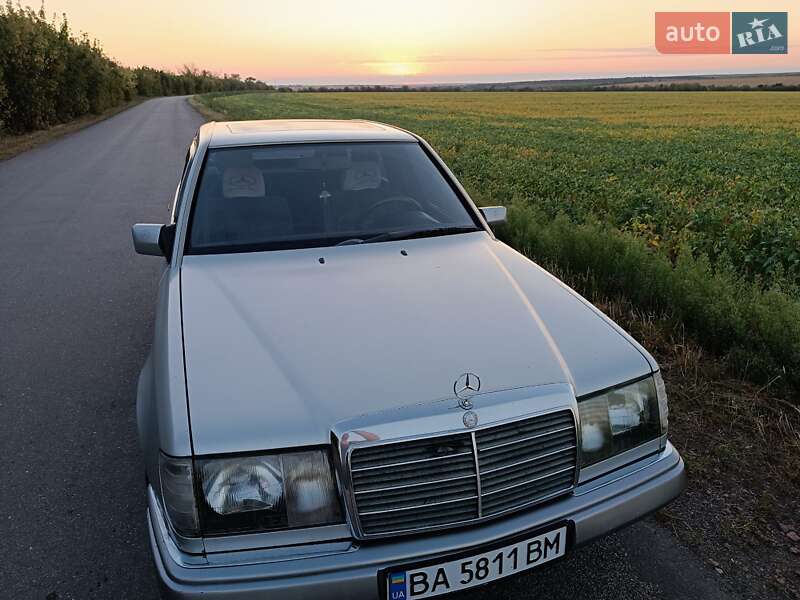 Седан Mercedes-Benz E-Class 1993 в Малой Виске
