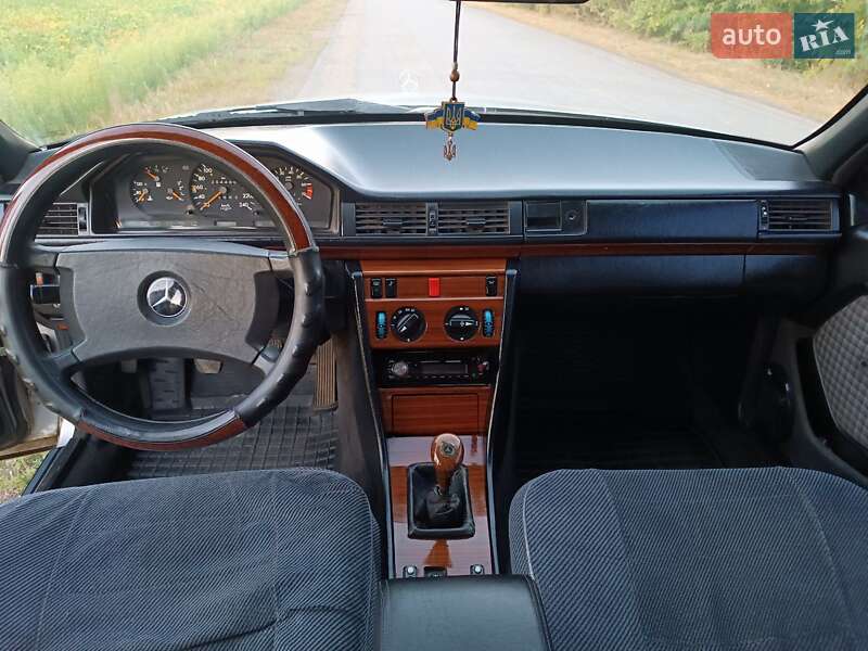 Седан Mercedes-Benz E-Class 1993 в Малой Виске