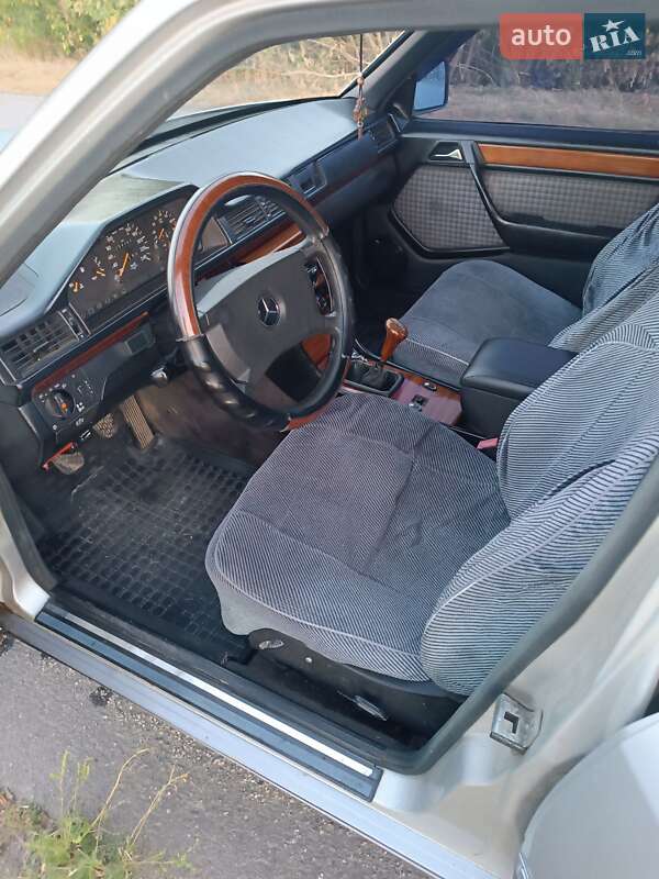 Седан Mercedes-Benz E-Class 1993 в Малой Виске
