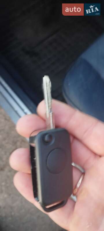 Седан Mercedes-Benz E-Class 1994 в Львові