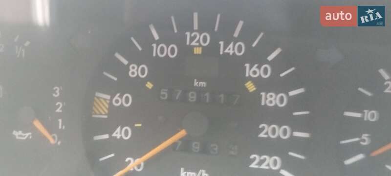 Седан Mercedes-Benz E-Class 1994 в Львові