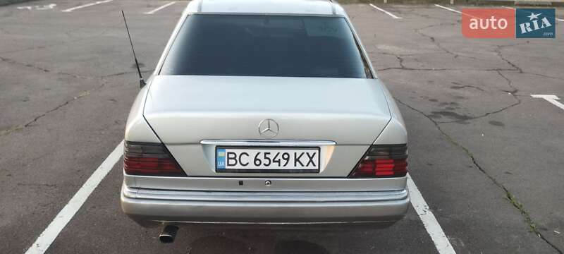 Седан Mercedes-Benz E-Class 1994 в Львові