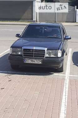 Седан Mercedes-Benz E-Class 1990 в Хотине