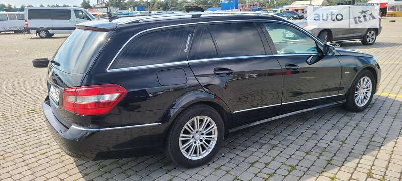 Універсал Mercedes-Benz E-Class 2010 в Чернівцях