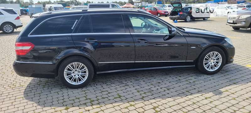 Універсал Mercedes-Benz E-Class 2010 в Чернівцях