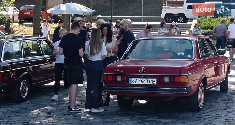 Седан Mercedes-Benz E-Class 1980 в Києві