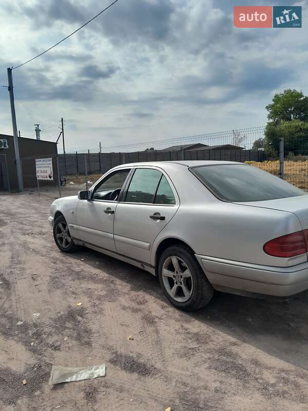 Седан Mercedes-Benz E-Class 1999 в Овручі