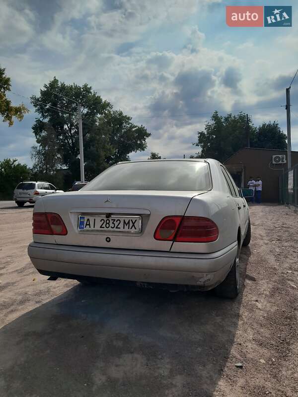 Седан Mercedes-Benz E-Class 1999 в Овручі