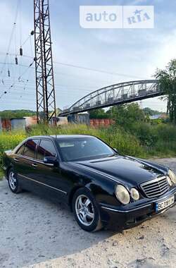 Седан Mercedes-Benz E-Class 2000 в Львові