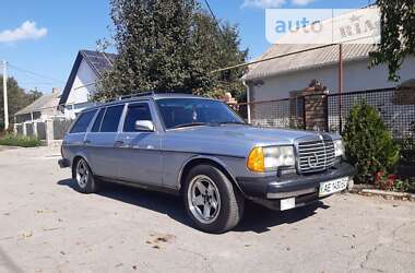 Универсал Mercedes-Benz E-Class 1982 в Покровском