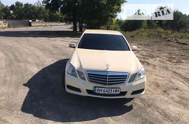 Седан Mercedes-Benz E-Class 2012 в Пулинах