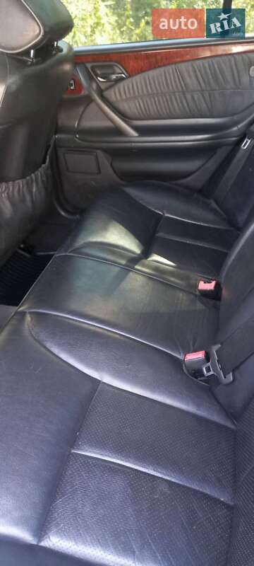 Седан Mercedes-Benz E-Class 2000 в Полтаві