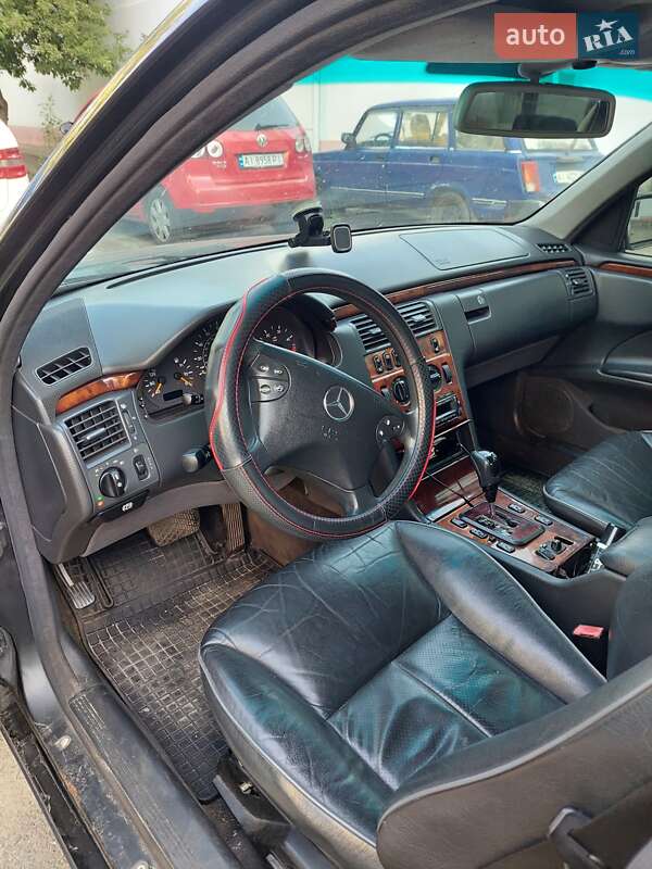 Седан Mercedes-Benz E-Class 2001 в Києві