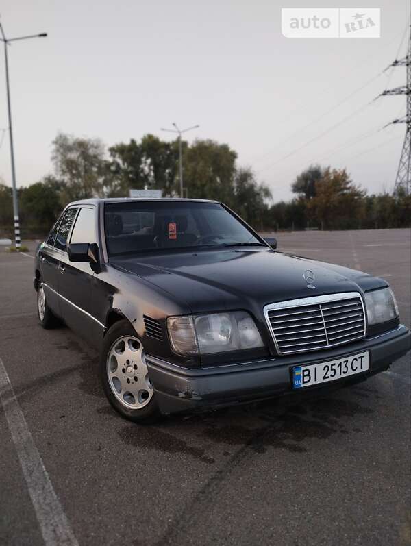Седан Mercedes-Benz E-Class 1994 в Киеве