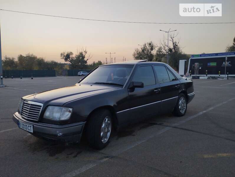 Седан Mercedes-Benz E-Class 1994 в Киеве