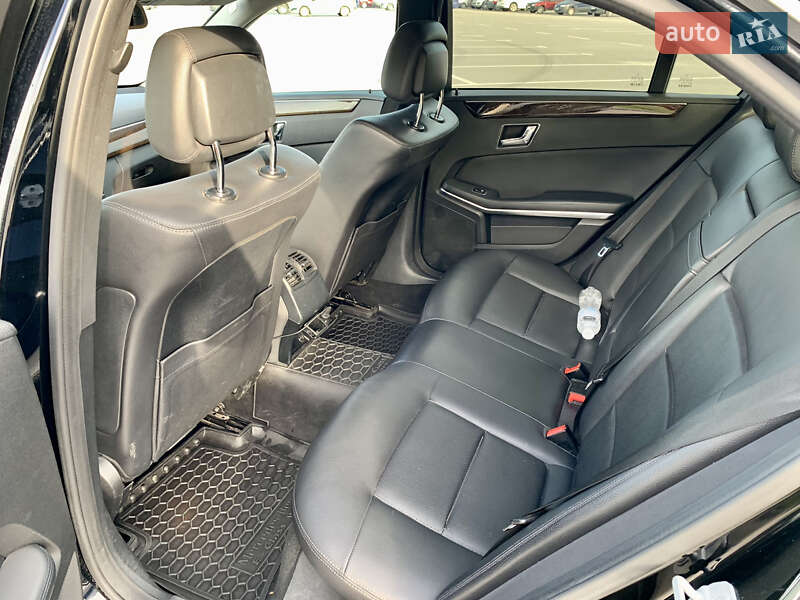 Седан Mercedes-Benz E-Class 2011 в Кам'янець-Подільському