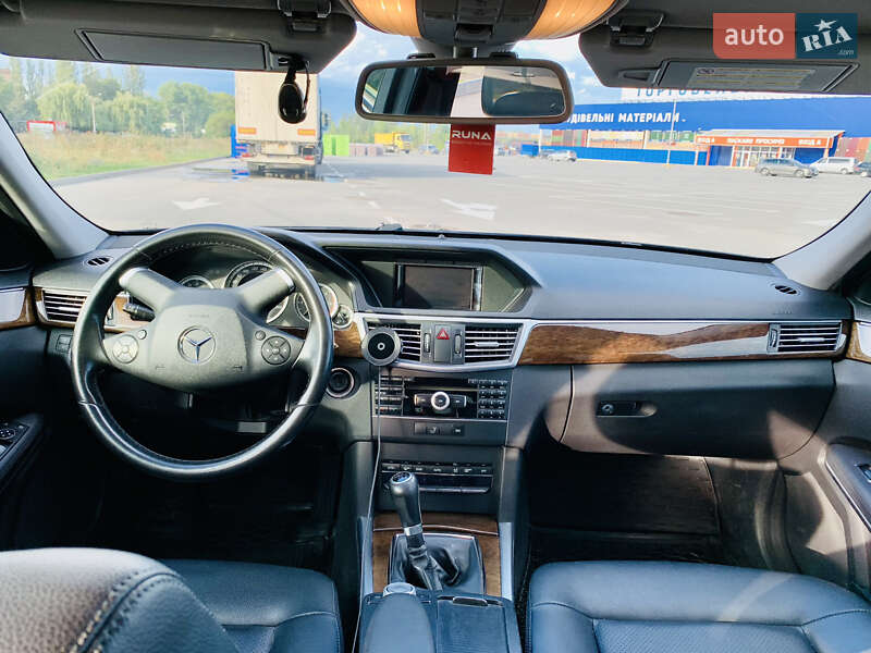 Седан Mercedes-Benz E-Class 2011 в Кам'янець-Подільському