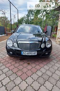 Седан Mercedes-Benz E-Class 2006 в Іршаві