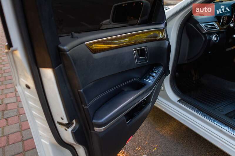 Універсал Mercedes-Benz E-Class 2013 в Одесі