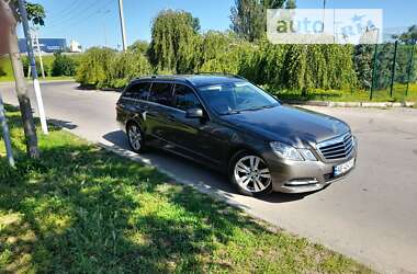 Универсал Mercedes-Benz E-Class 2012 в Днепре