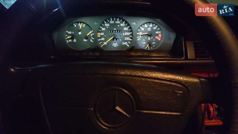 Седан Mercedes-Benz E-Class 1995 в Нововолинську фото 4 Седан Mercedes-Benz E-Class 1995 в Нововолинську