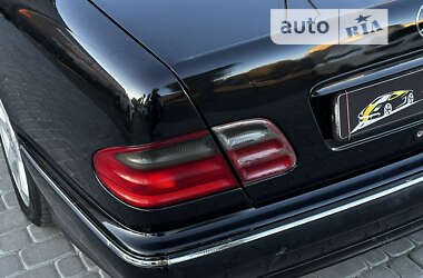 Седан Mercedes-Benz E-Class 2001 в 