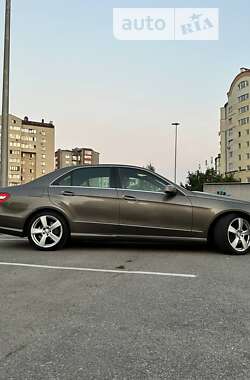 Седан Mercedes-Benz E-Class 2013 в Івано-Франківську