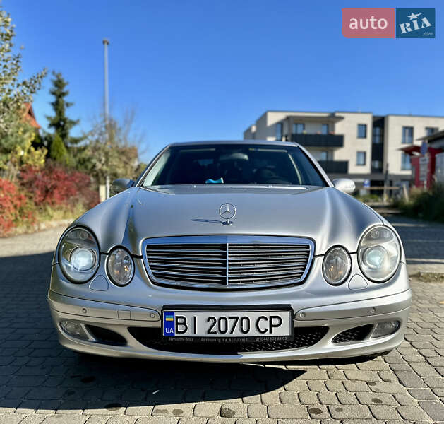 Седан Mercedes-Benz E-Class 2004 в Глобине